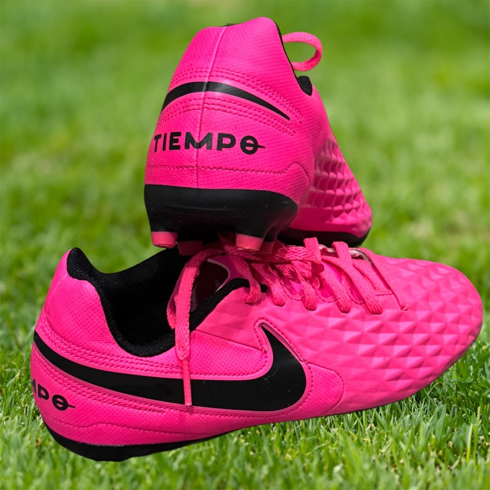 Nike Pink Soccer Cleats Y 4.5
